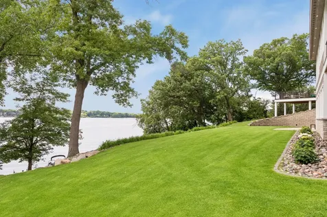 1489 Bussard Court Arden Hills MN 55112