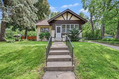 2678 8th Avenue E North Saint Paul MN 55109