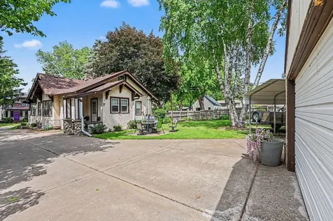 2678 8th Avenue E North Saint Paul MN 55109