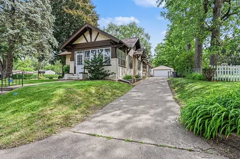 2678 8th Avenue E North Saint Paul MN 55109