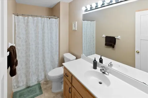 828 Winsome Way NW Isanti MN 55040