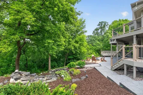 815 Promontory Place Eagan MN 55123