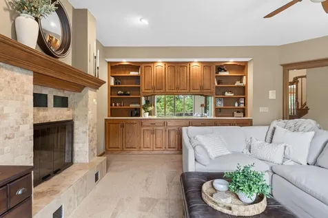815 Promontory Place Eagan MN 55123