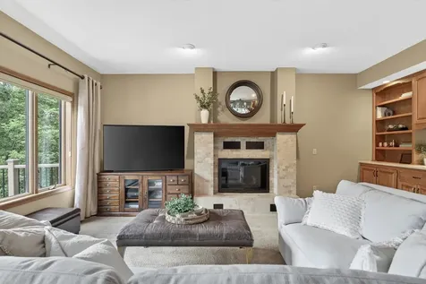 815 Promontory Place Eagan MN 55123