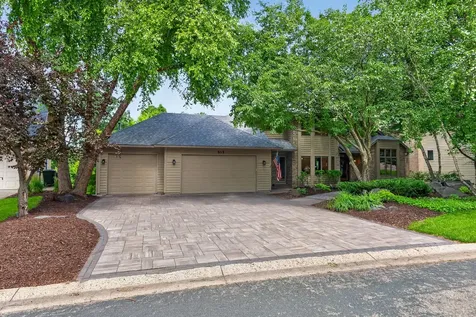 815 Promontory Place Eagan MN 55123