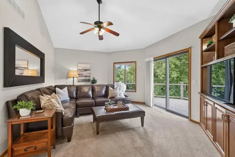 815 Promontory Place Eagan MN 55123