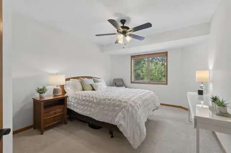 815 Promontory Place Eagan MN 55123