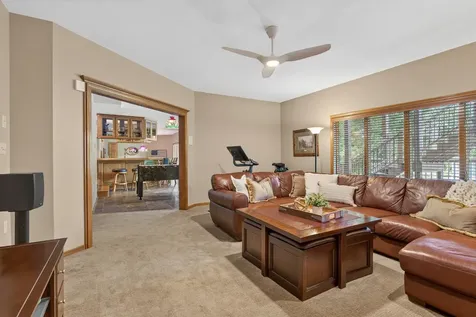 815 Promontory Place Eagan MN 55123