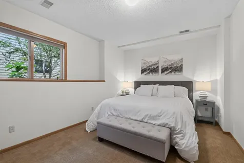 815 Promontory Place Eagan MN 55123