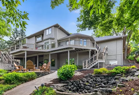 815 Promontory Place Eagan MN 55123