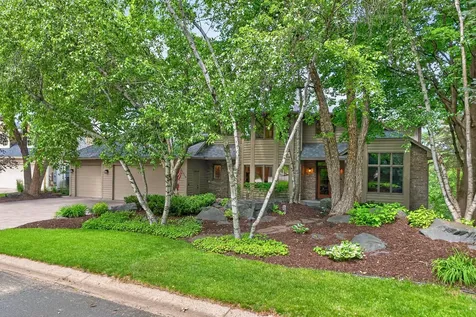 815 Promontory Place Eagan MN 55123
