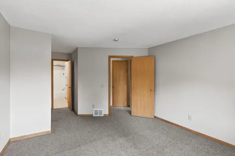 428 Pleasant Drive Hastings MN 55033