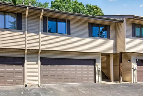 428 Pleasant Drive Hastings MN 55033