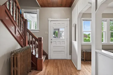 1017 Earl Street Saint Paul MN 55106