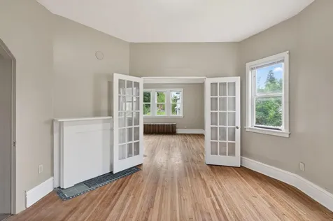 1017 Earl Street Saint Paul MN 55106
