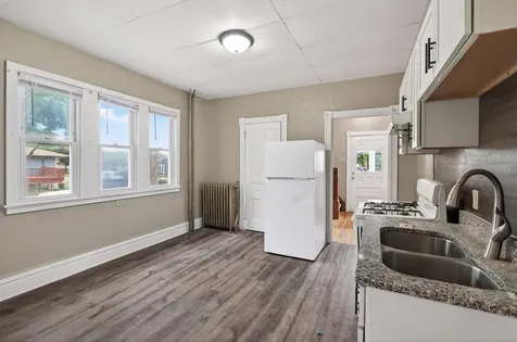 1017 Earl Street Saint Paul MN 55106