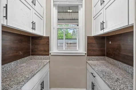 1017 Earl Street Saint Paul MN 55106