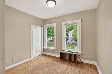 1017 Earl Street Saint Paul MN 55106