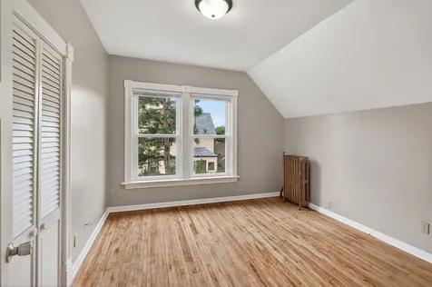 1017 Earl Street Saint Paul MN 55106