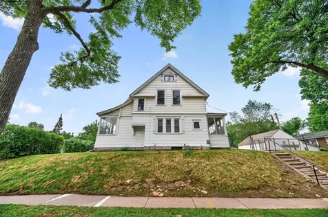 1017 Earl Street Saint Paul MN 55106
