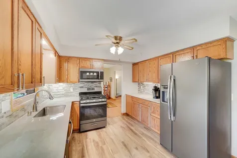 9325 31st Avenue N New Hope MN 55427