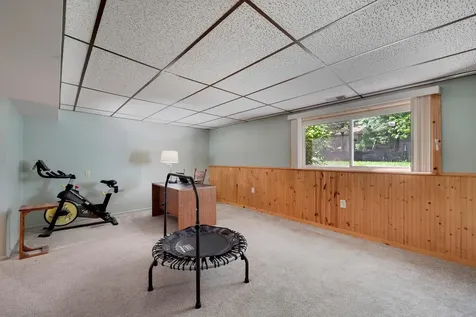 9325 31st Avenue N New Hope MN 55427