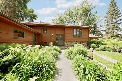 9325 31st Avenue N New Hope MN 55427