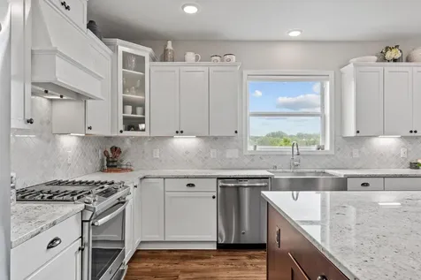 8957 Lakeside Drive Victoria MN 55386