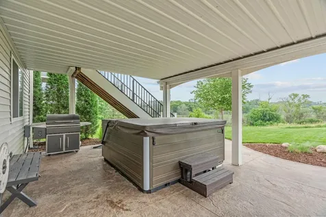 8957 Lakeside Drive Victoria MN 55386