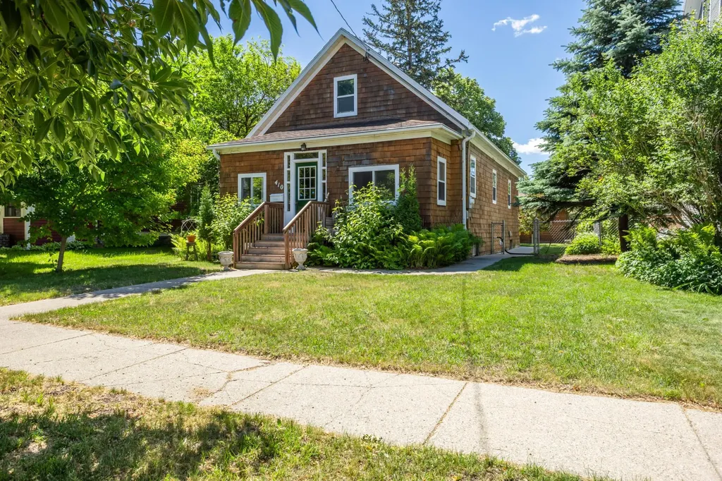 410 9 Avenue S Fargo ND 58103
