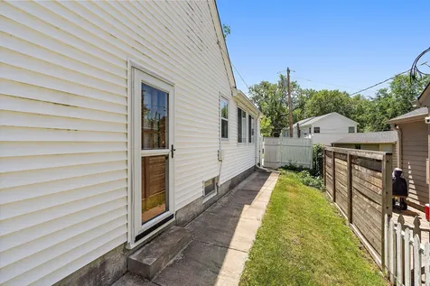 1954 Saunders Avenue Saint Paul MN 55116