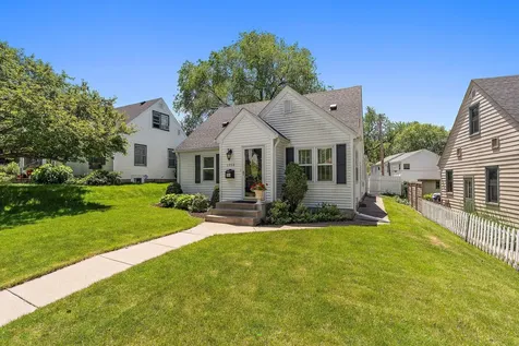 1954 Saunders Avenue Saint Paul MN 55116