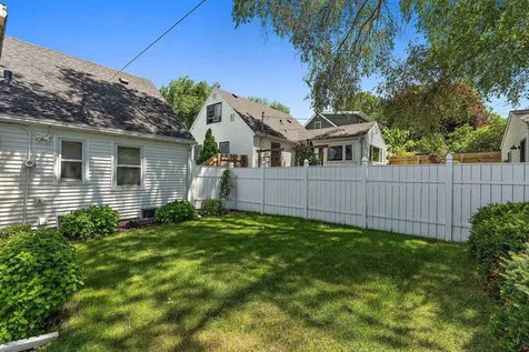 1954 Saunders Avenue Saint Paul MN 55116