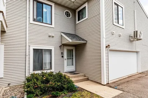 3311 15th Avenue S Fargo ND 58103