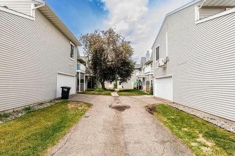 3311 15th Avenue S Fargo ND 58103