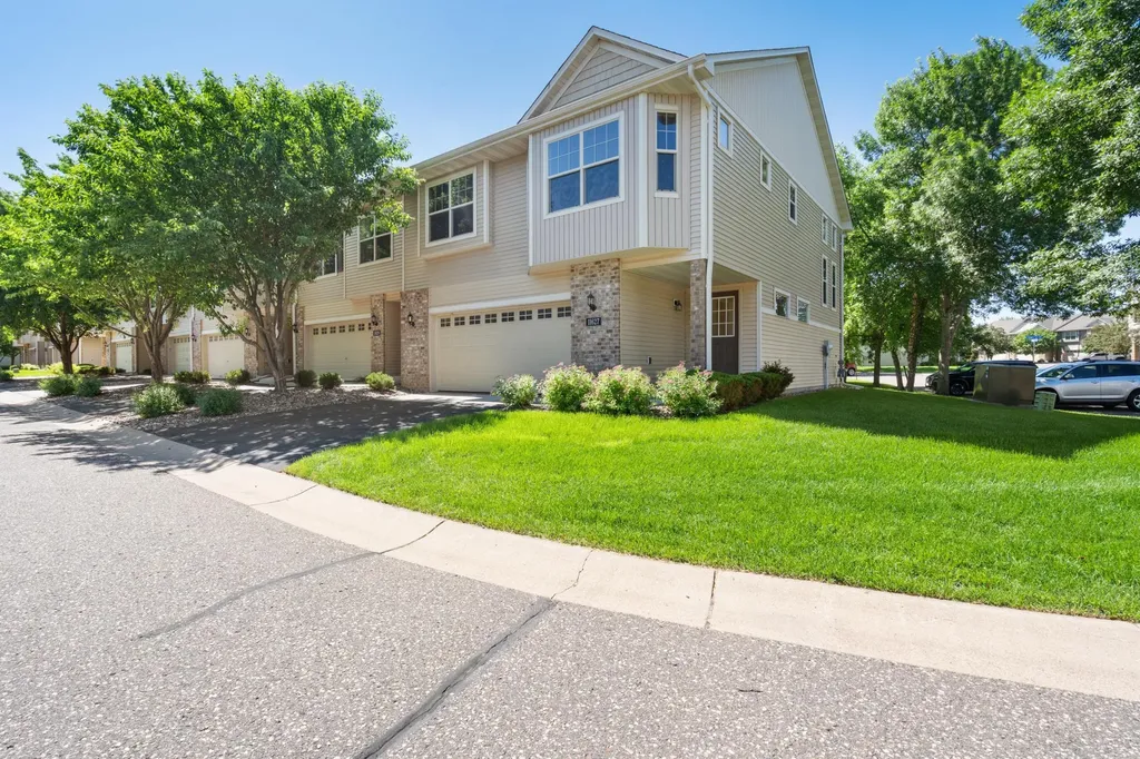 11627 Prospect Curve Woodbury MN 55129