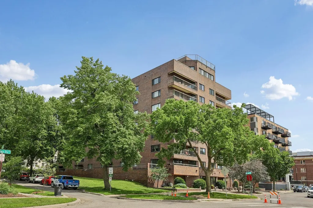 2885 Knox Avenue S Minneapolis MN 55408