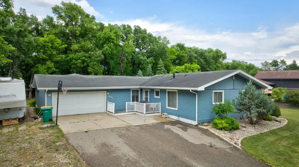 605 Sheyenne Street Horace ND 58047