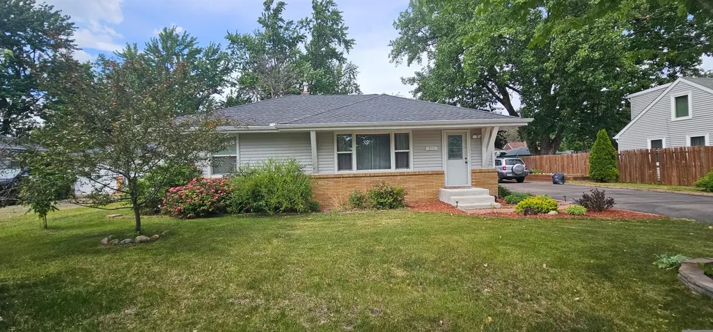 211 92nd Avenue NE Blaine MN 55434