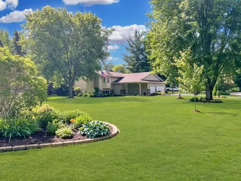 7170 Grangeview N Centerville MN 55038