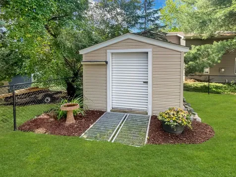 7170 Grangeview N Centerville MN 55038