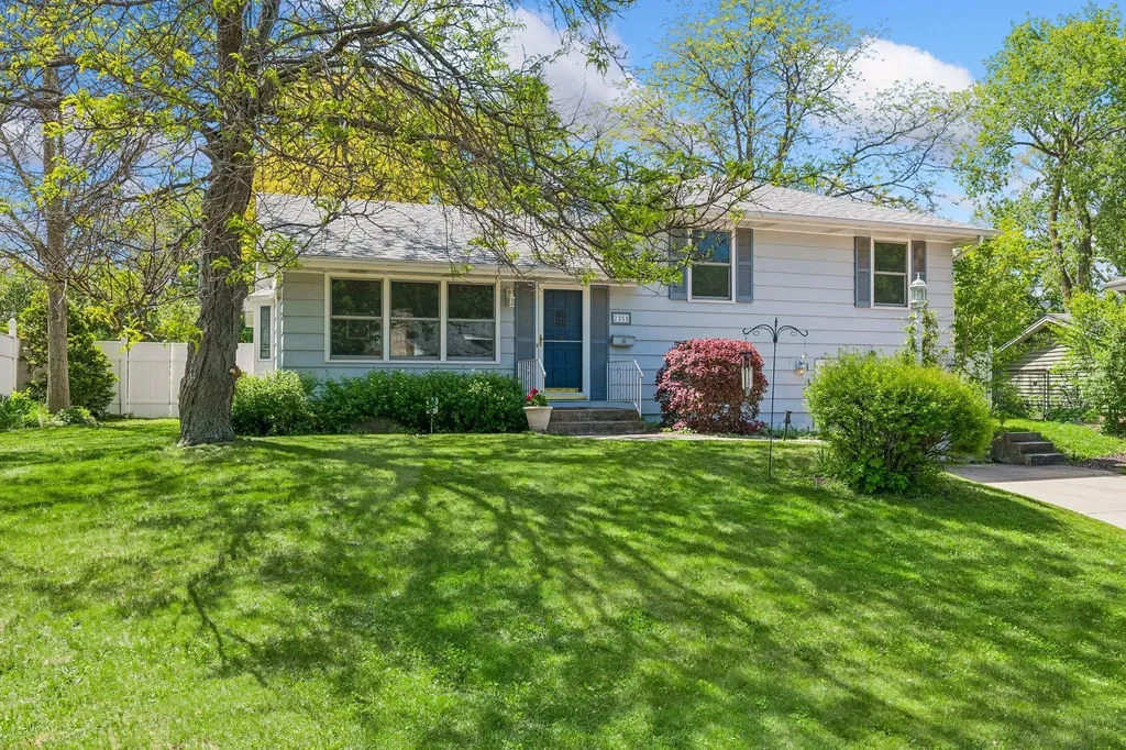 2350 Wells Wood Curve Bloomington MN 55431