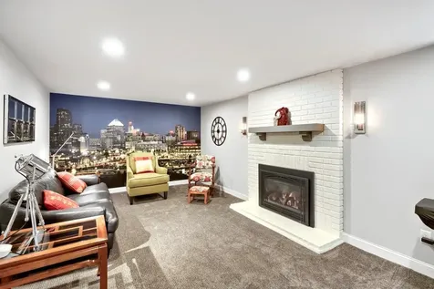 1855 Pinehurst Avenue Saint Paul MN 55116