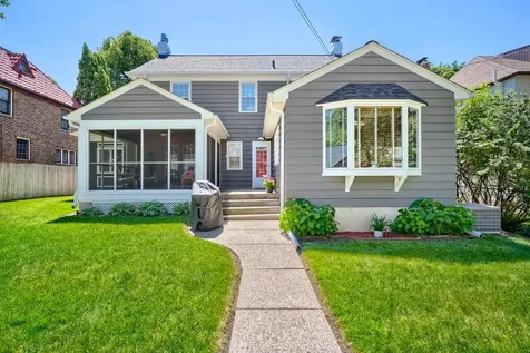 1855 Pinehurst Avenue Saint Paul MN 55116
