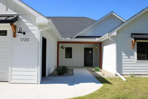 1720 High Tail Lane Mankato MN 56001