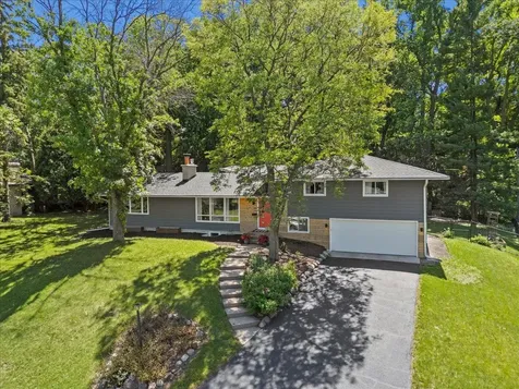 8435 Wesley Drive Golden Valley MN 55427