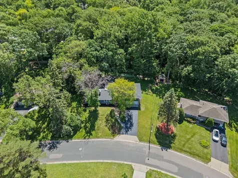 8435 Wesley Drive Golden Valley MN 55427