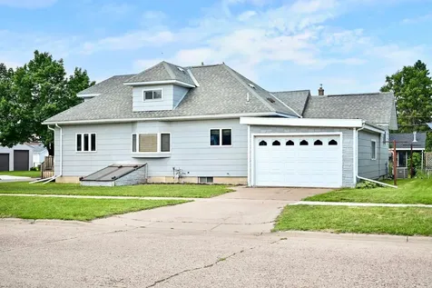 326 High Forest Street Winona MN 55987