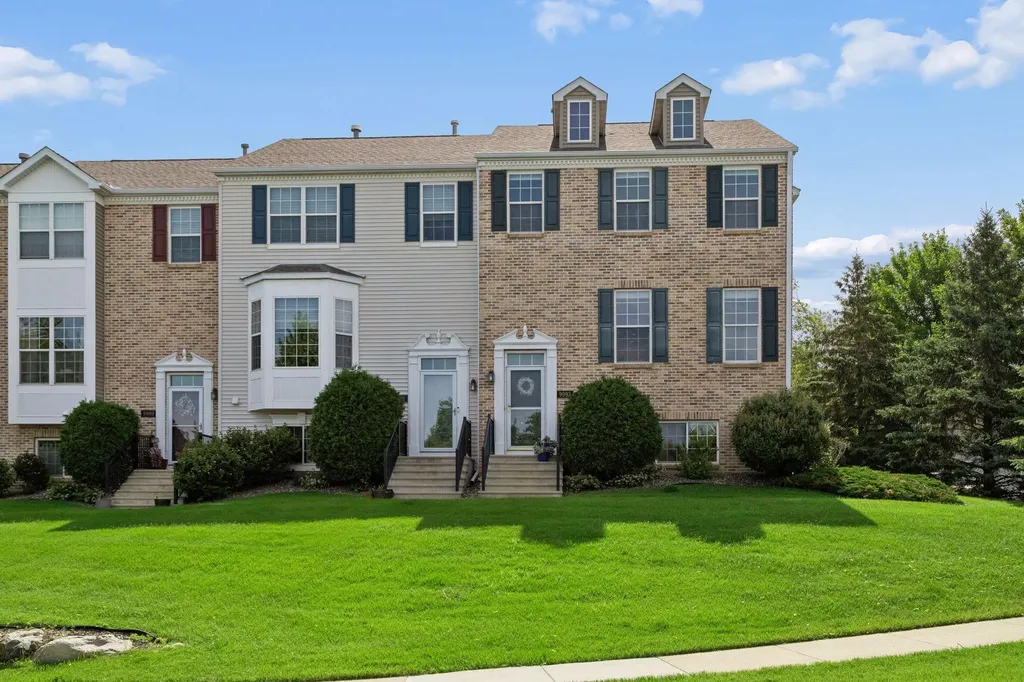 9993 Pincherry Lane Eden Prairie MN 55347
