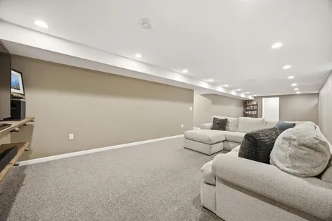 455 16th Avenue S Fargo ND 58103